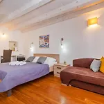 Rafael Rooms & Apartments Old Town By Duhomes