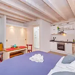 Rafael Rooms & Apartments Old Town By Duhomes